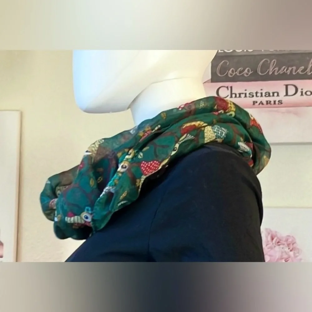 Vivian & Vincent Infinity Scarf Graphic Owl Print Multicolored Green 33” x 19.5”